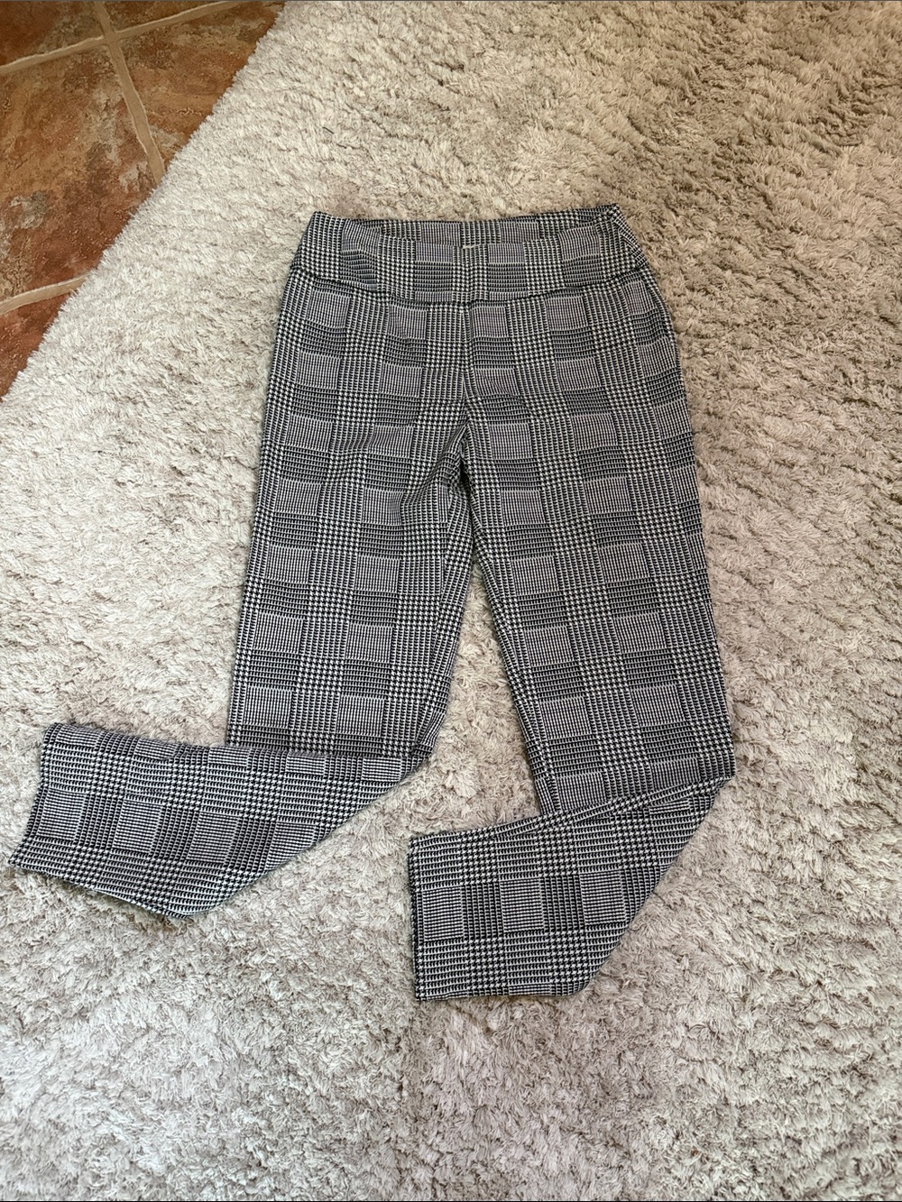 Adrienne Vittadini Black and White Houndstooth Knit